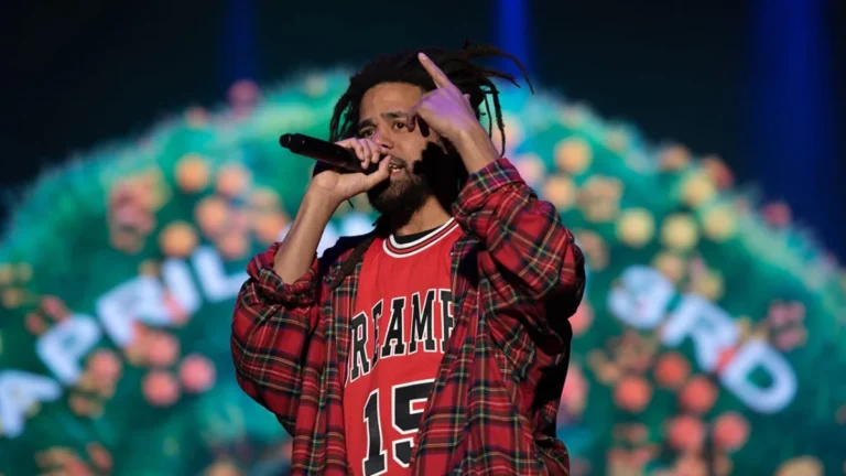 J. Cole Teases New Song From ‘The Fall Off’ In ‘Smack DVD’ Styled Vlog J. Cole Teases New Song From ‘The Fall Off’ In ‘Smack DVD’ Styled Vlog