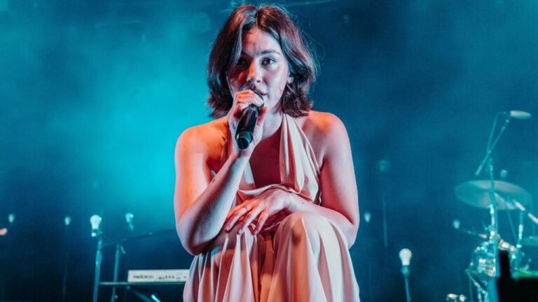 Gracie Abrams’ Sold-Out Boston Show: Emotional Power Gracie Abrams’ Sold-Out Boston Show: Emotional Power